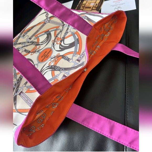 Hermès Scarf Print Tote Bag, Birthday Gift, VIP, New! - Picture 8 of 9